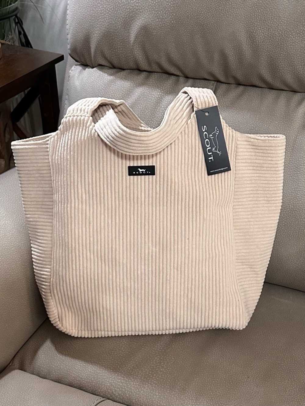 SCOUT Corduroy Day Out Tote NEW - Picture 2 of 2